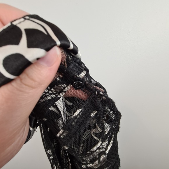 Sandra Darren Black Ivory‎ Mesh Stripe Blouse Light Zip Jacket Bell Sleeve Sz 10 - Picture 10 of 10